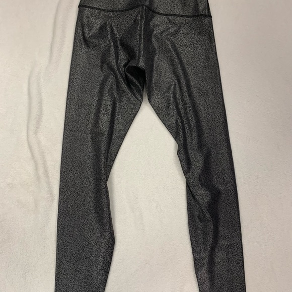 Size 8 silver and black LULULEMON pants, euc - Picture 4 of 5
